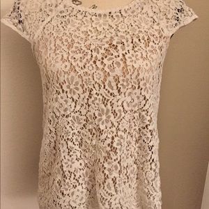 3/$25 🎈ROSE & OLIVE layered lace blouse